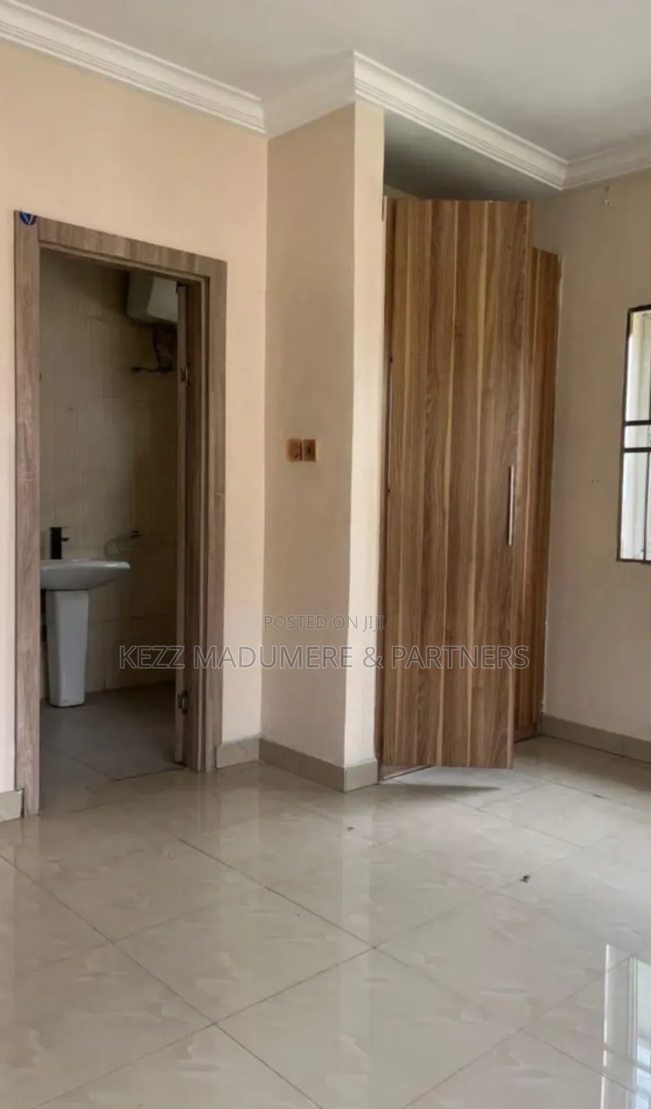 3bdrm Apartment in Golf Estate , Off Dr for sale