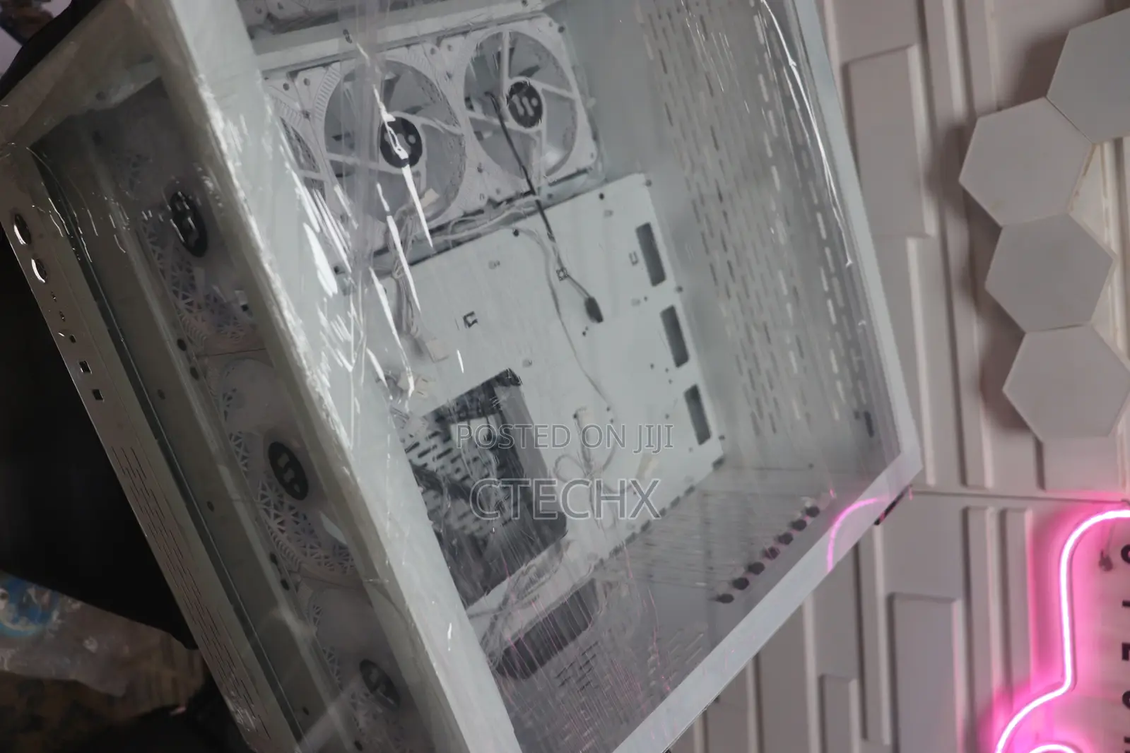 Snow White Computer Gaming Case With 6 RGB Fans