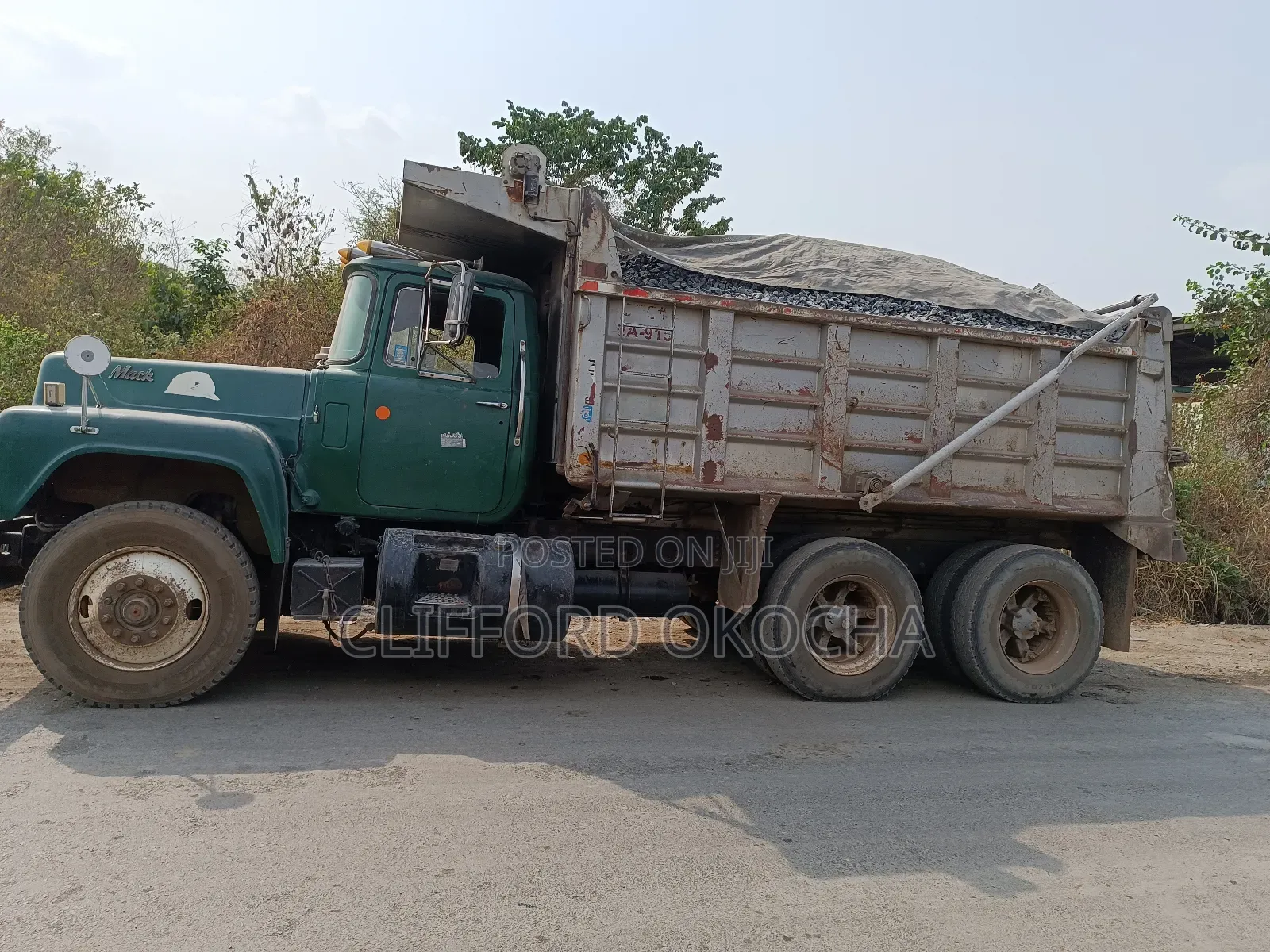 Black Iron Chippings Stone
