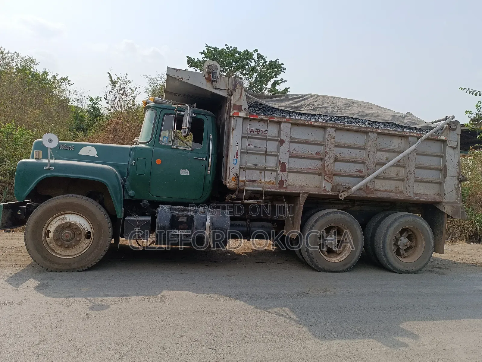 Black Iron Chippings Stone