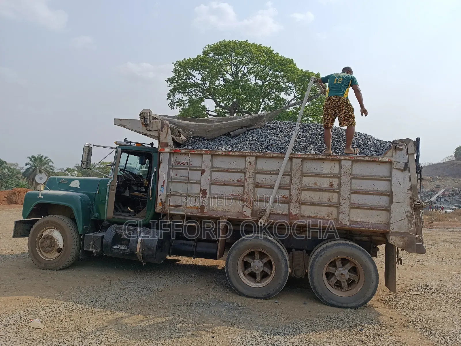 Black Iron Chippings Stone