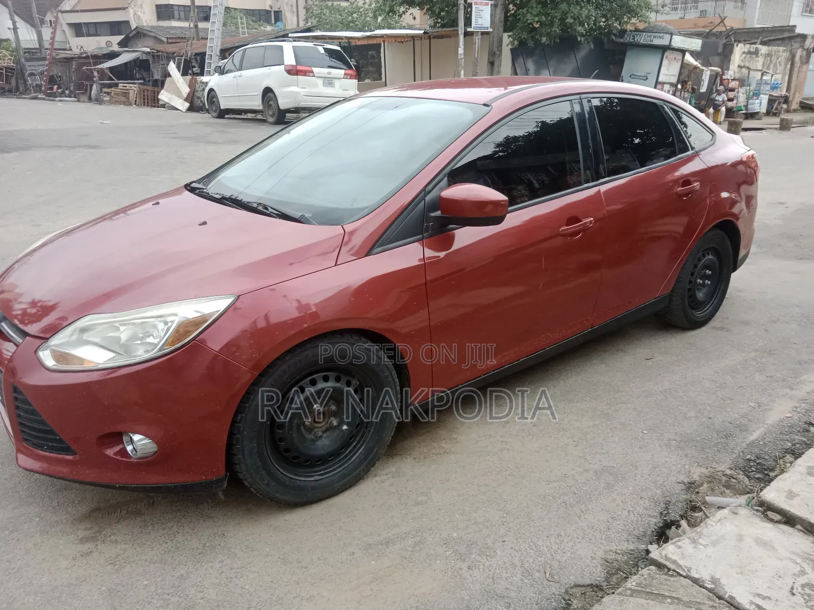 Ford Focus SE Sedan FWD (2.0L 4cyl 5M) 2012 Red