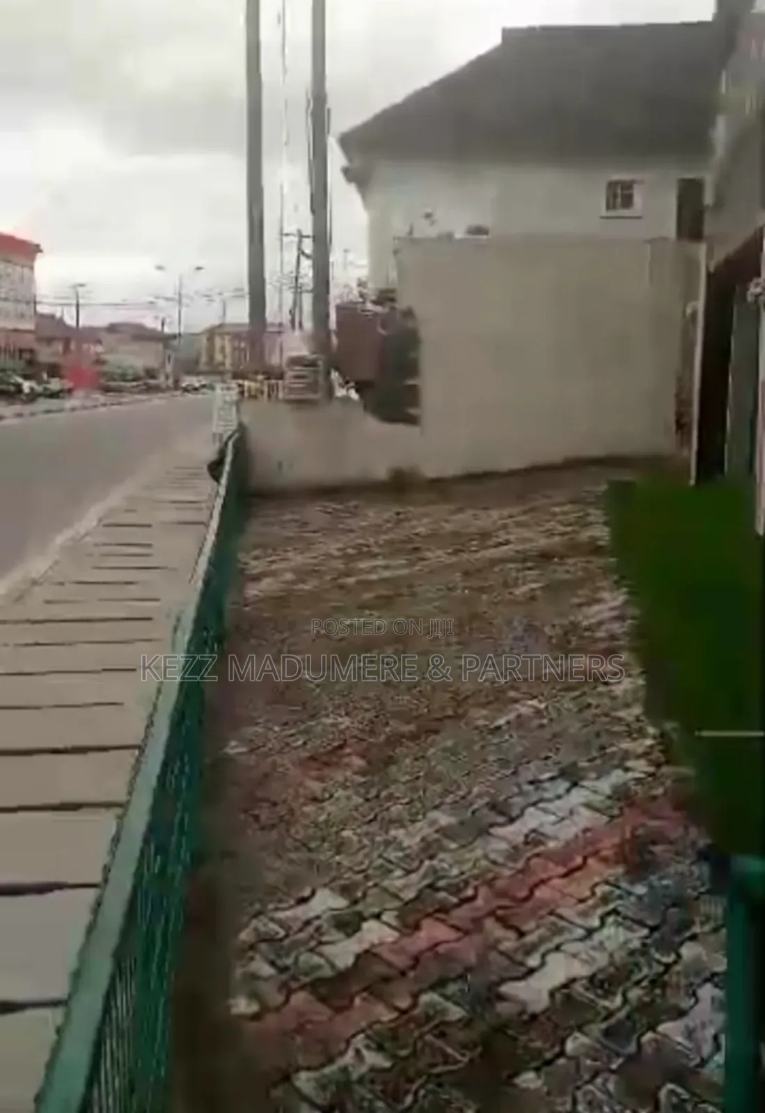 To Let : Duplex Shop at Rumuola Rd New Gra , Port Harcourt