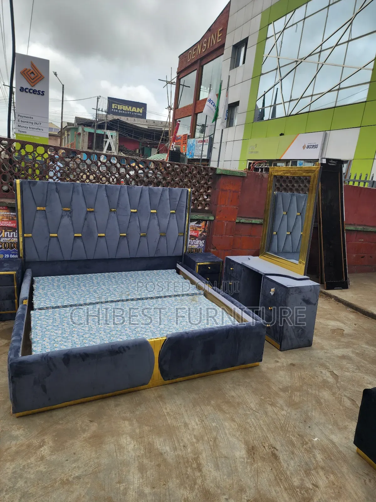 Quality 6by6 Complete Set of Upholstery Padded Bed