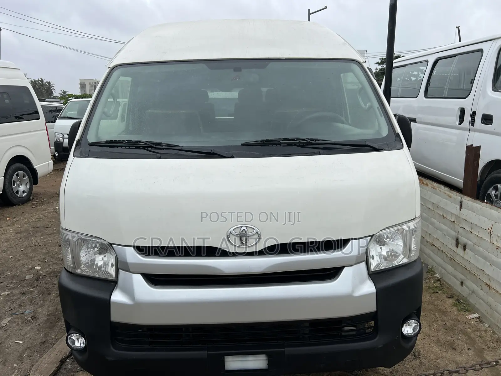 Toyota HiAce 2018 White