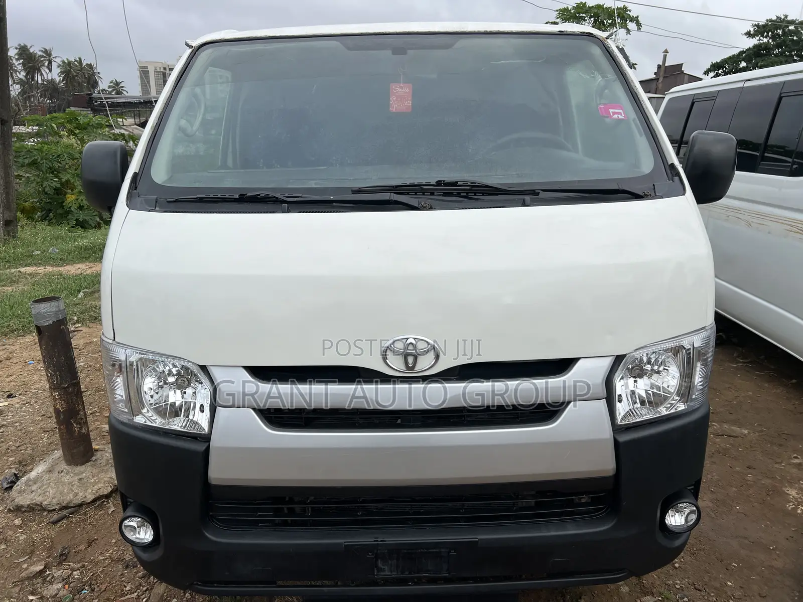 Toyota HiAce 2010 Beige