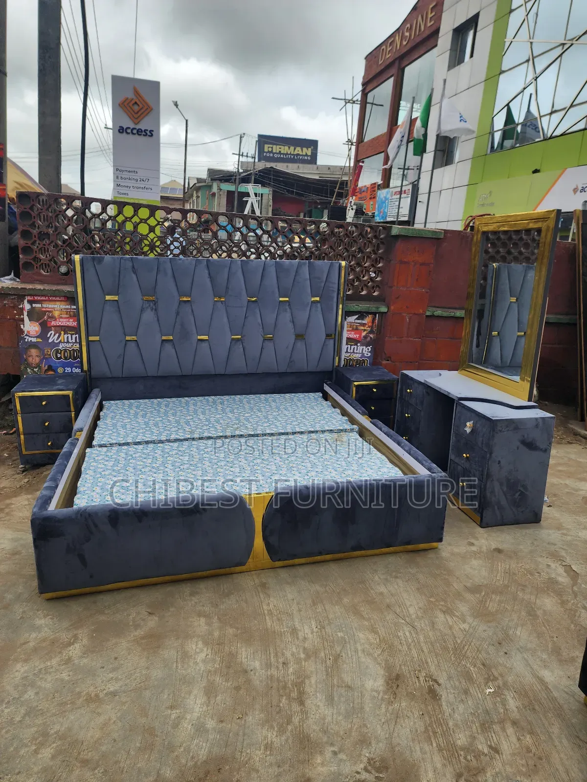 Quality 6by6 Complete Set of Upholstery Padded Bed