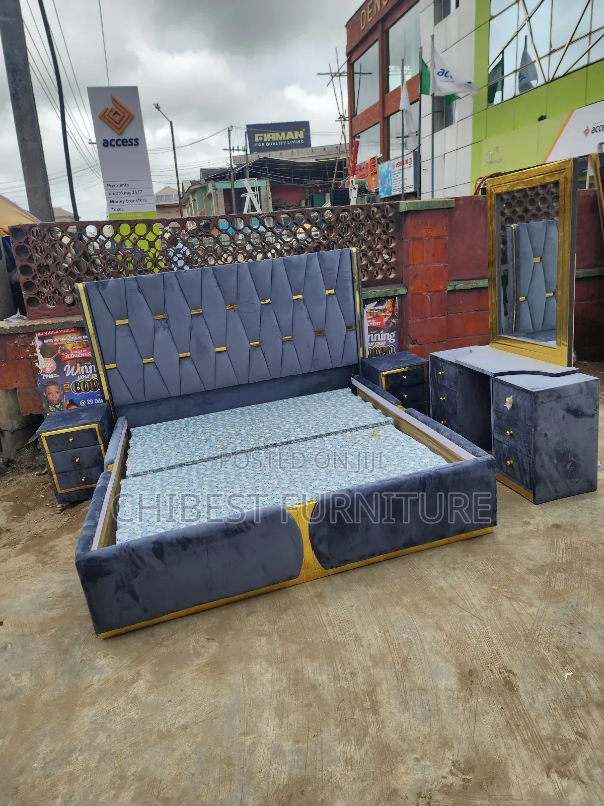 Quality 6by6 Complete Set of Upholstery Padded Bed
