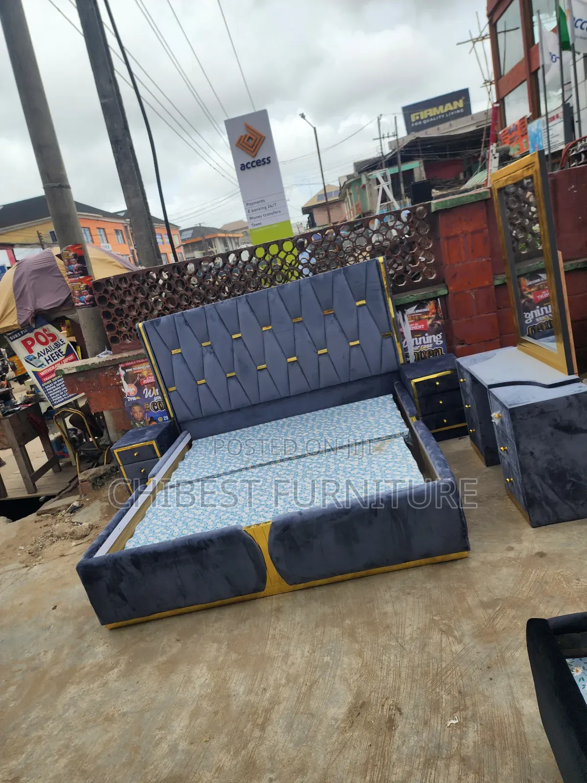 Quality 6by6 Complete Set of Upholstery Padded Bed