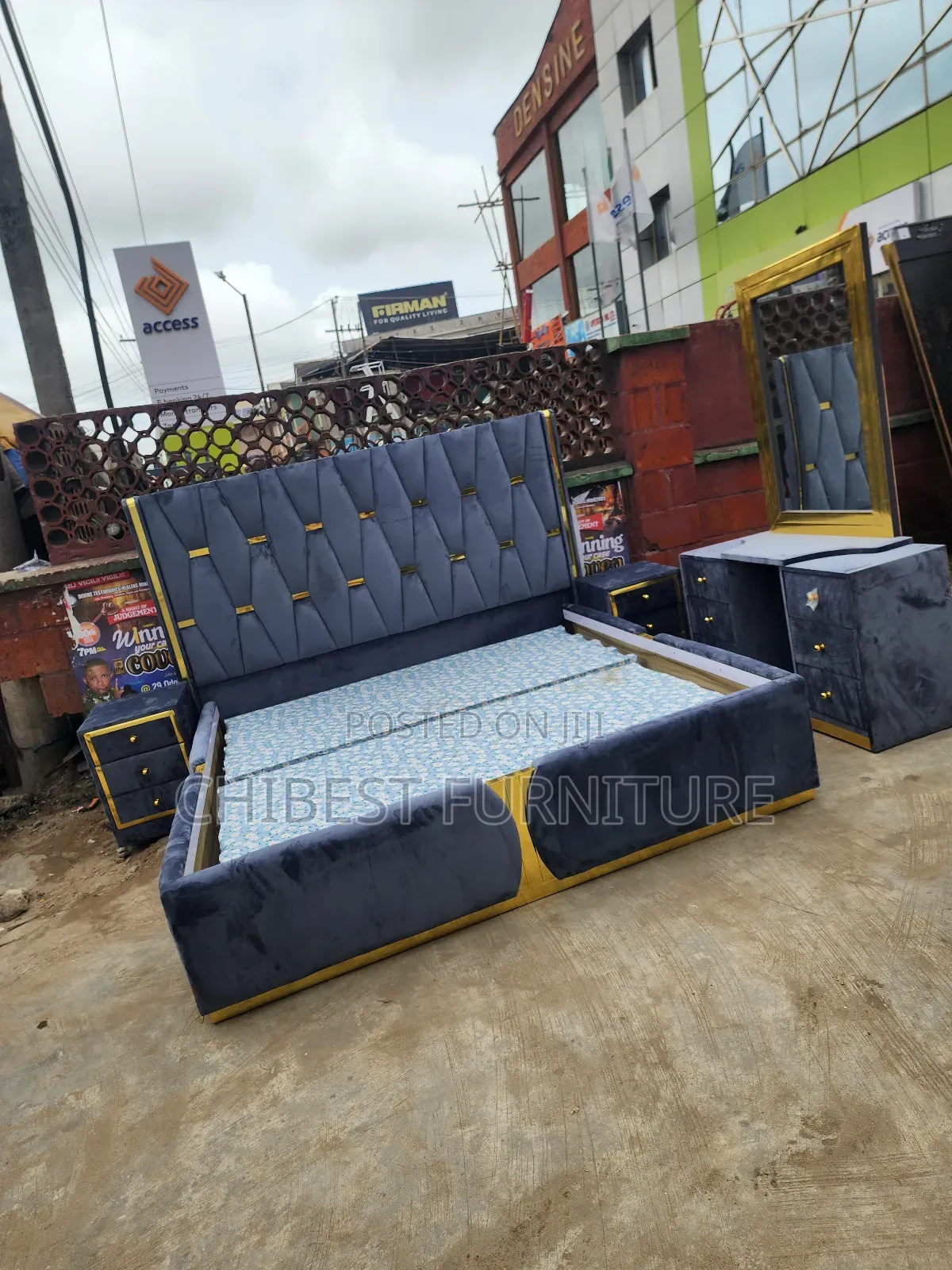 Quality 6by6 Complete Set of Upholstery Padded Bed