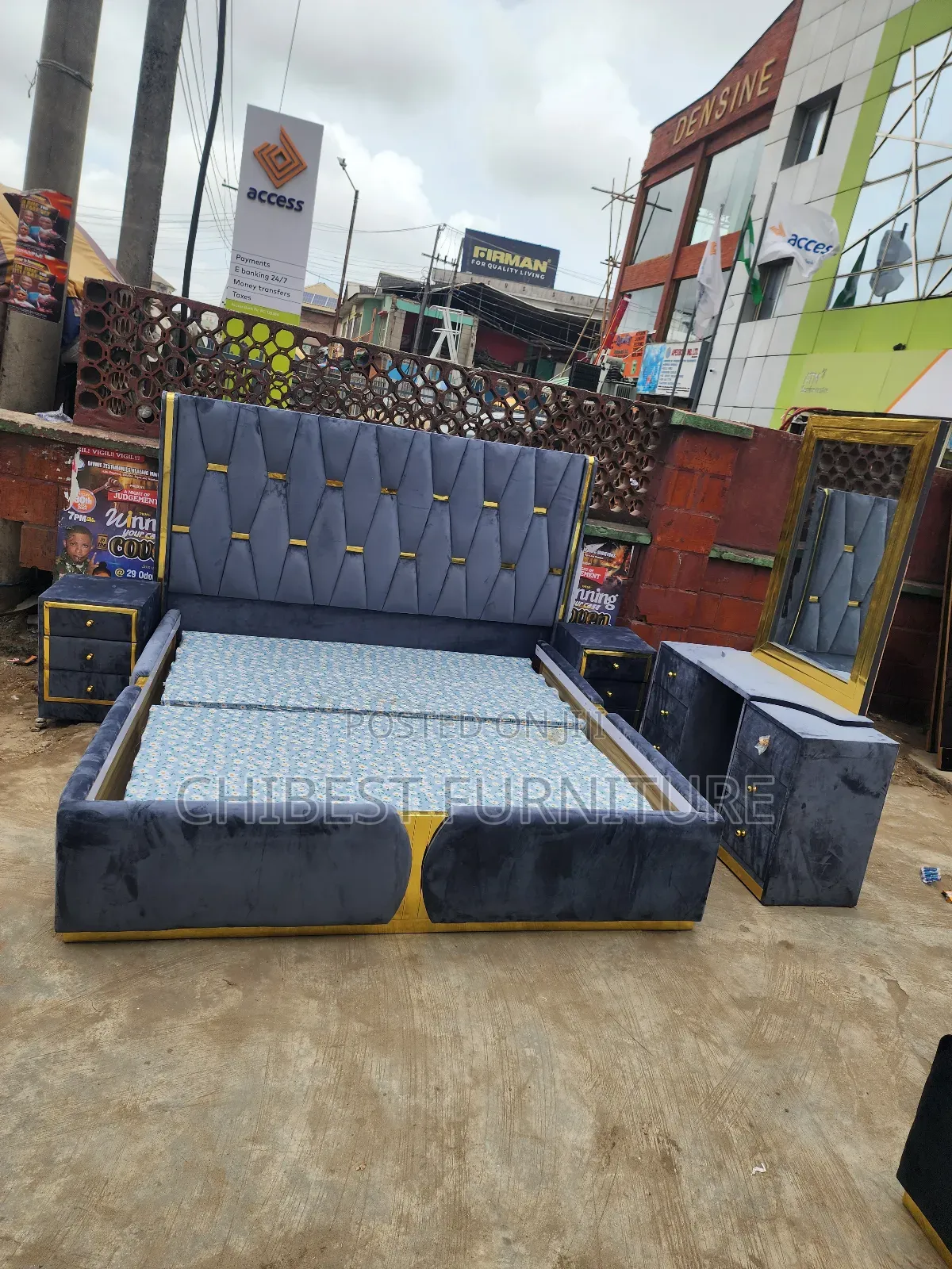 Quality 6by6 Complete Set of Upholstery Padded Bed