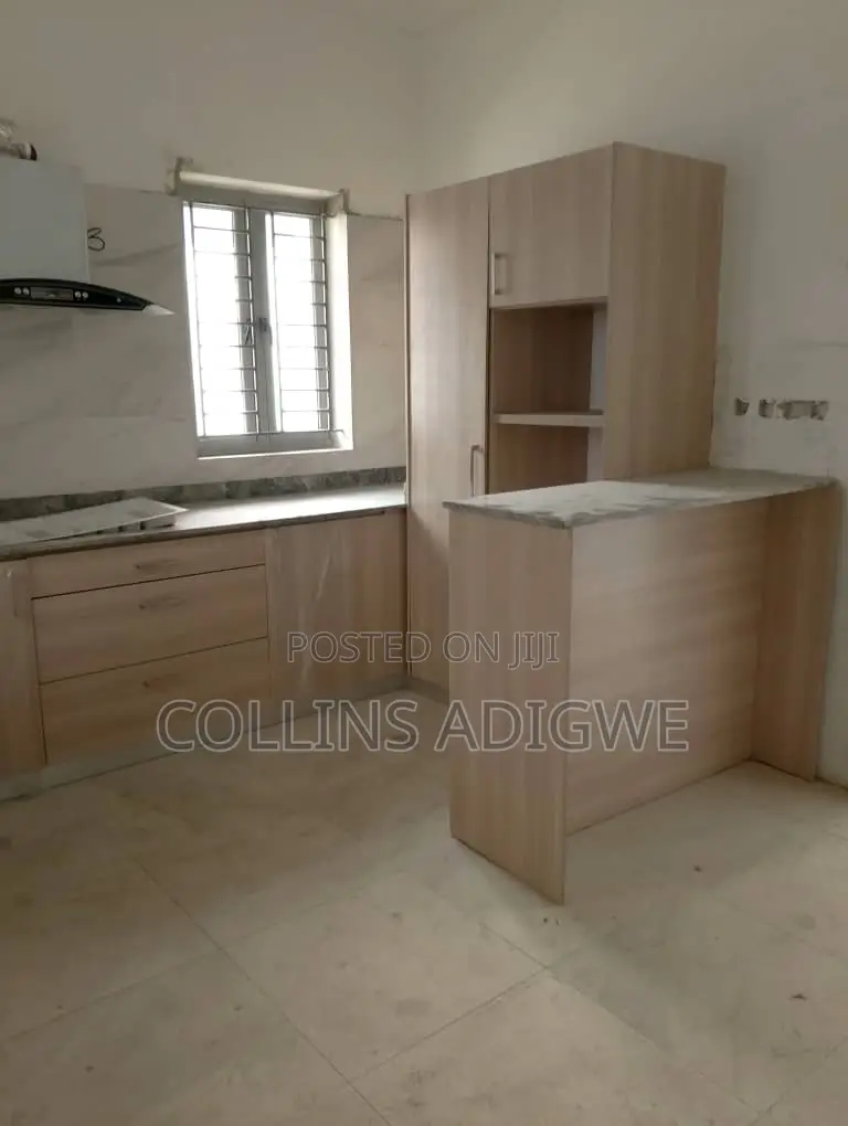 4bdrm Duplex in Oniru Victoria for sale