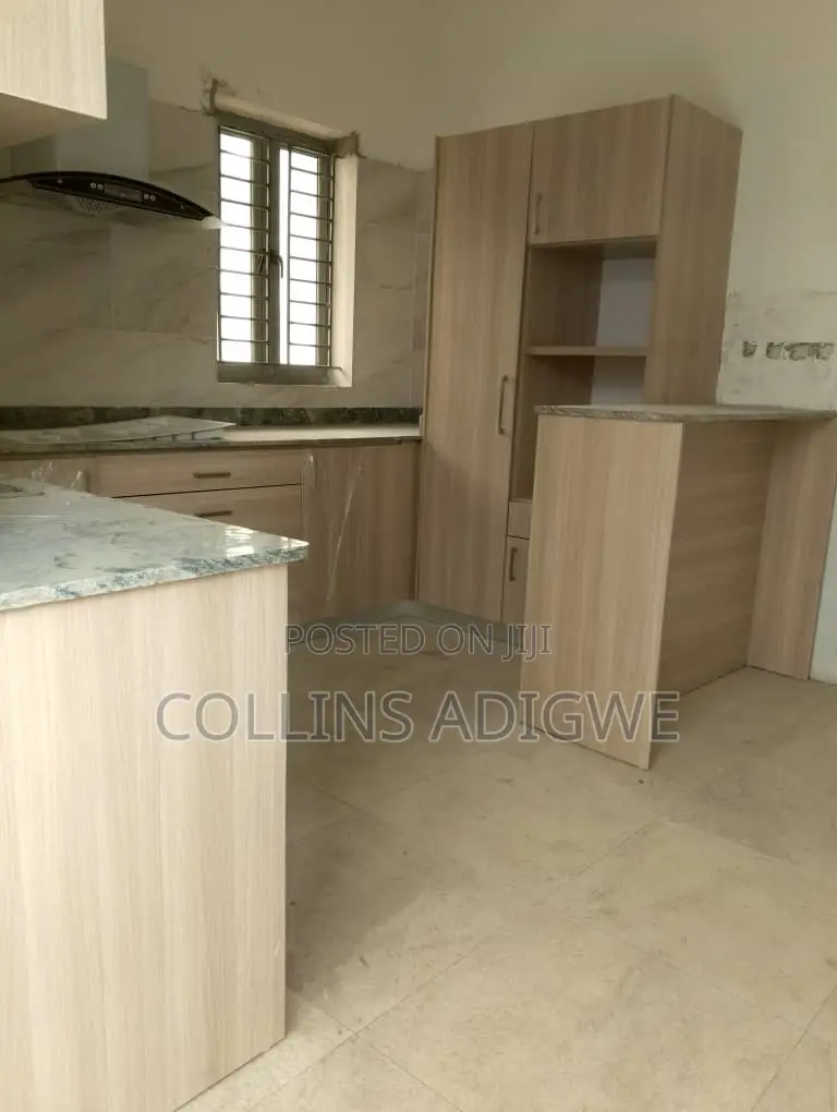 4bdrm Duplex in Oniru Victoria for sale