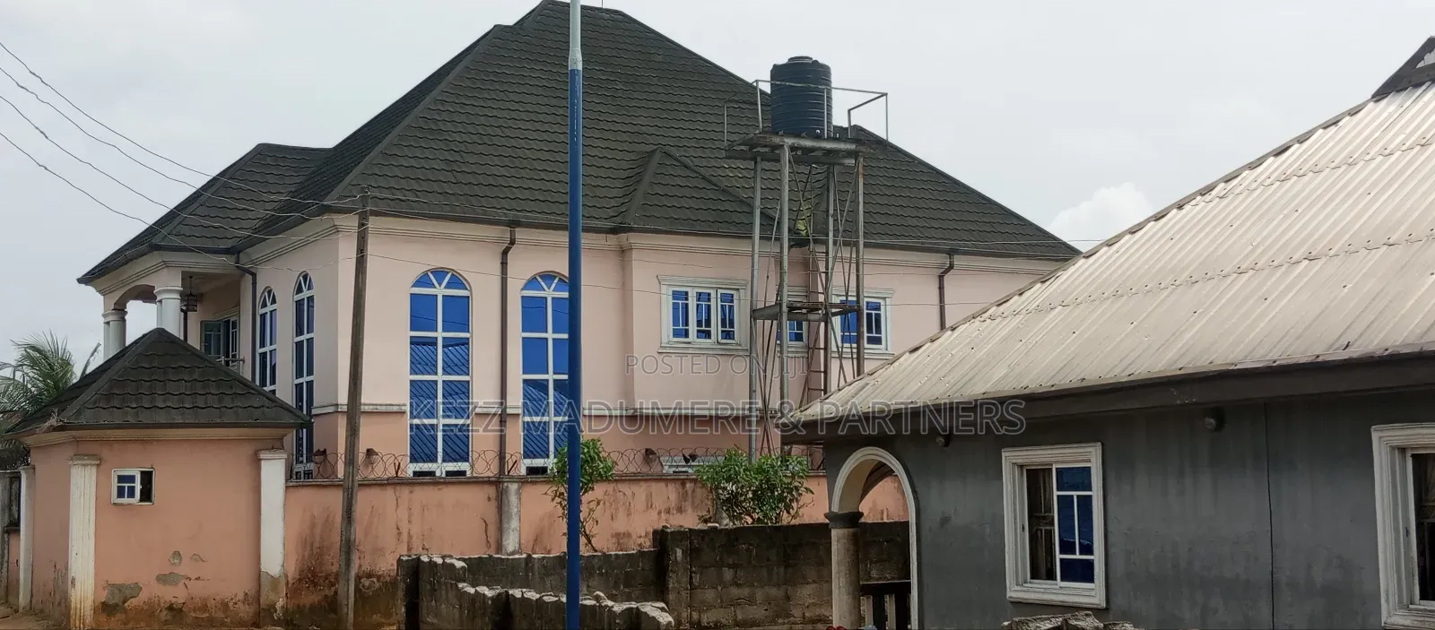 5bdrm Duplex in Freedom Estate , Off for sale