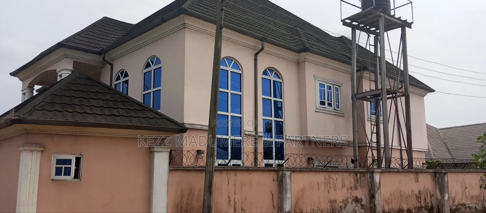5bdrm Duplex in Freedom Estate , Off for sale