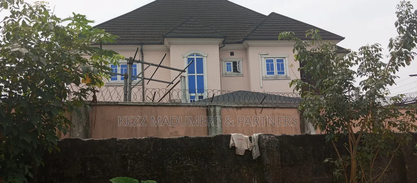 5bdrm Duplex in Freedom Estate , Off for sale