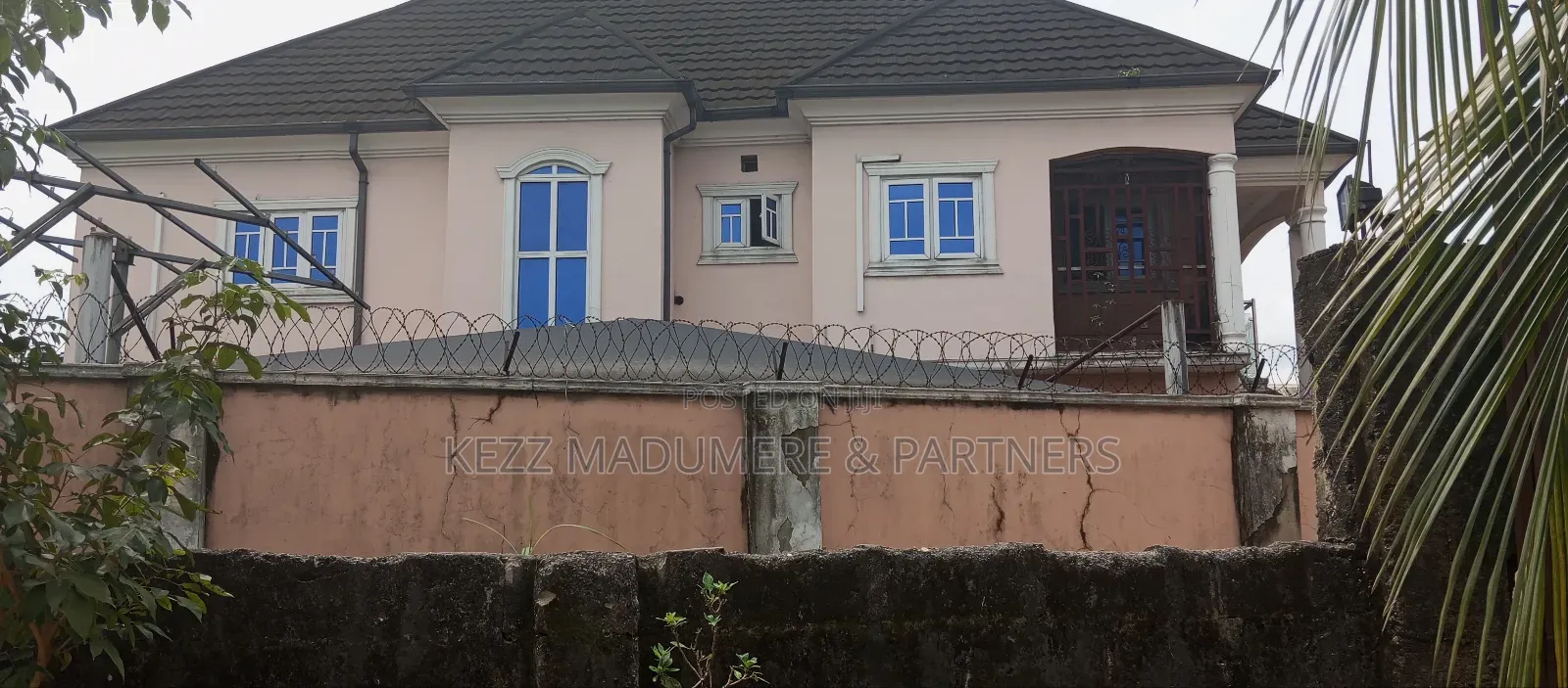5bdrm Duplex in Freedom Estate , Off for sale