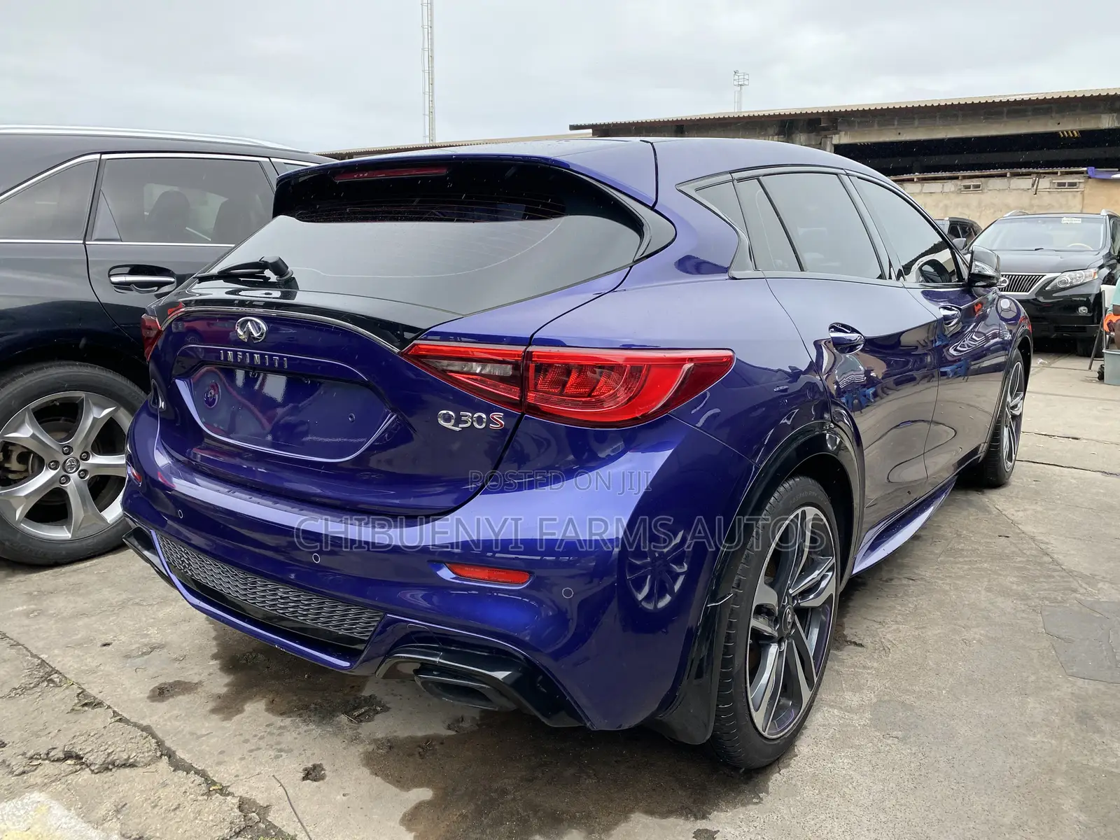 Infiniti Q30 2016 Blue