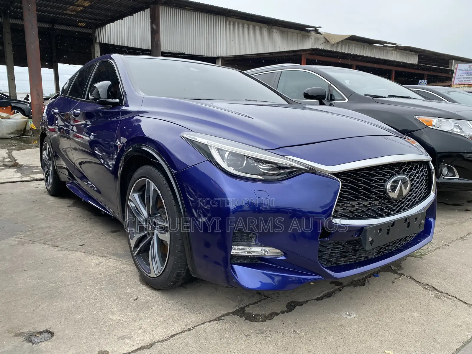 Infiniti Q30 2016 Blue