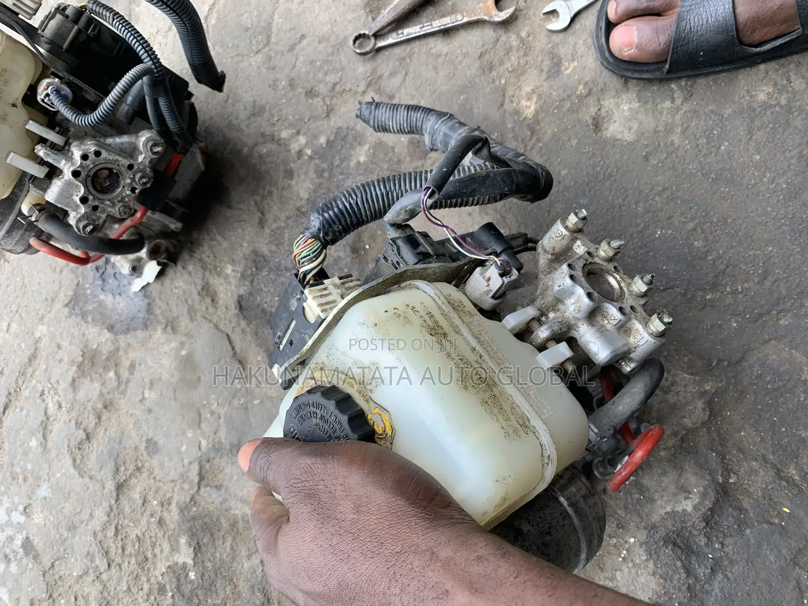 Direct Tokunbo Abs Pump for Lexus and Toyota Jeeps