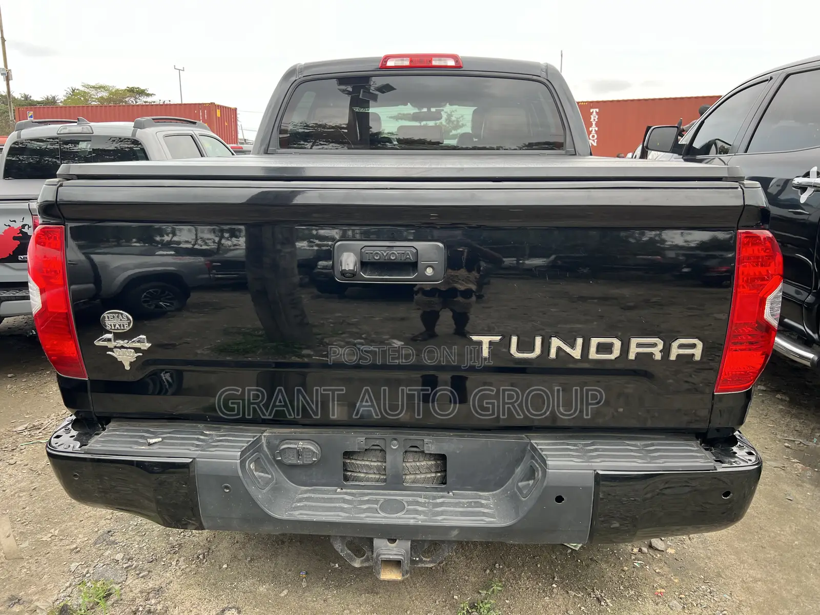 Toyota Tundra 2015 Black