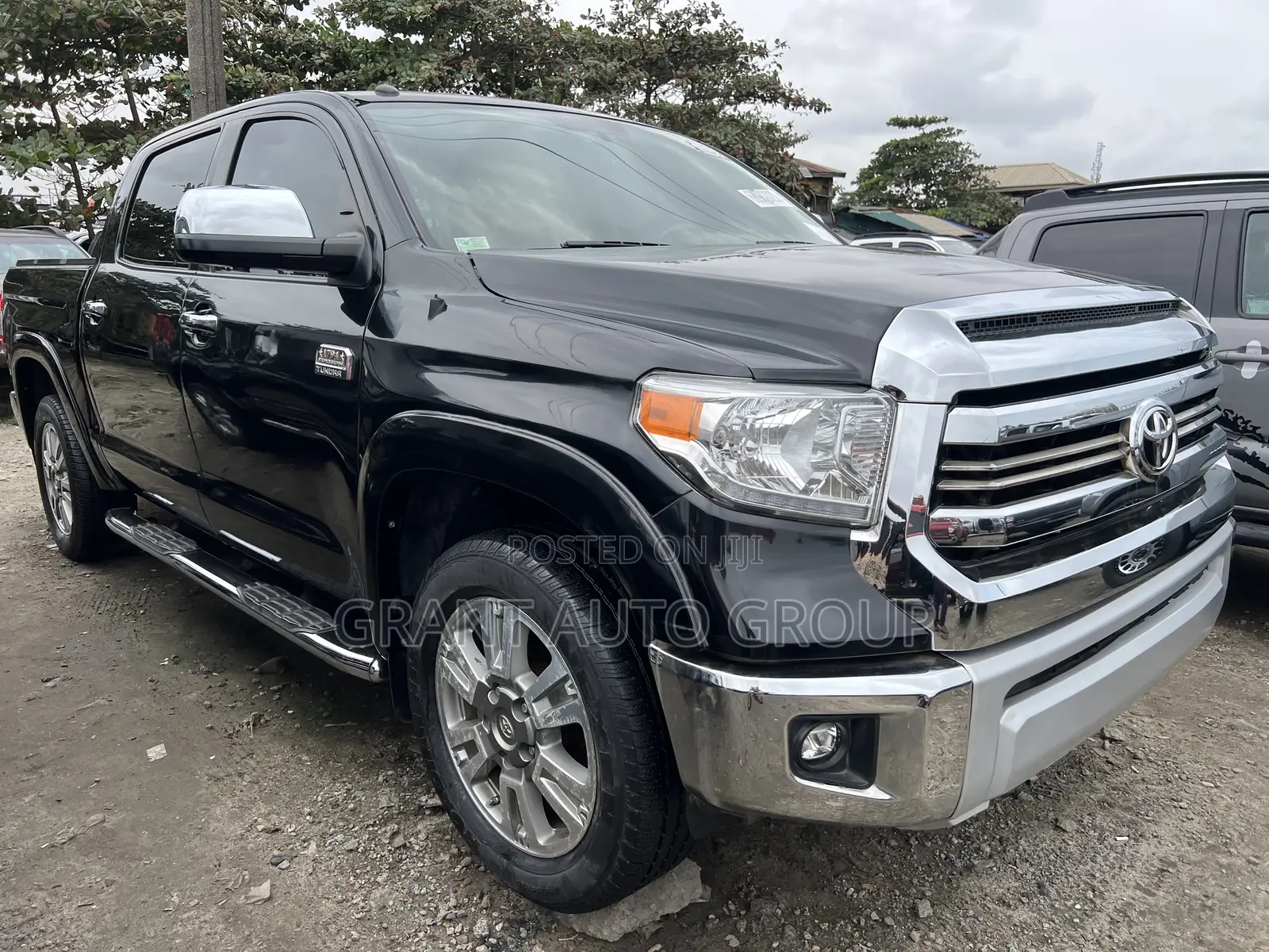 Toyota Tundra 2015 Black