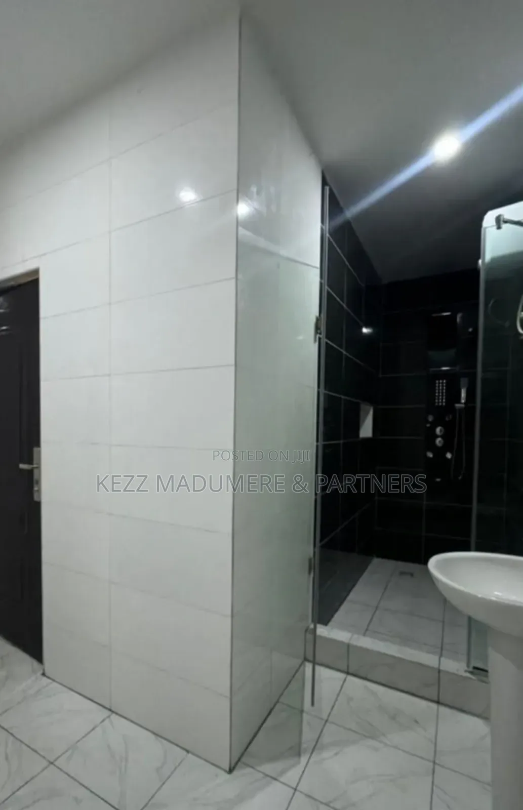 4bdrm Duplex in New Gra , Port for sale