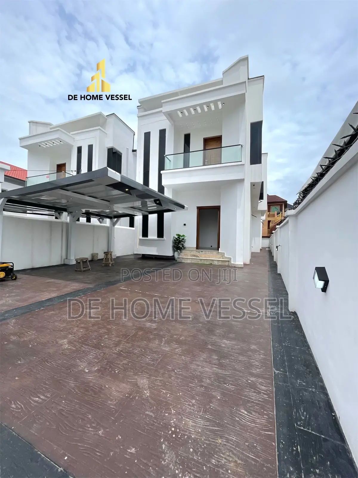 5bdrm Duplex in Lekki for sale