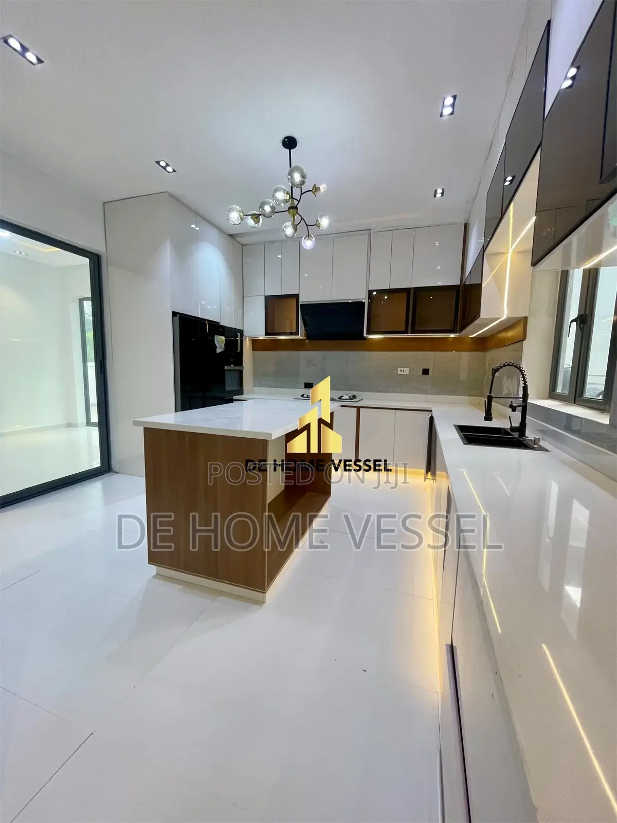 5bdrm Duplex in Lekki for sale
