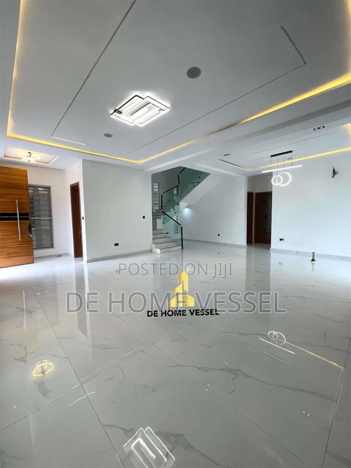 5bdrm Duplex in Ikota for sale