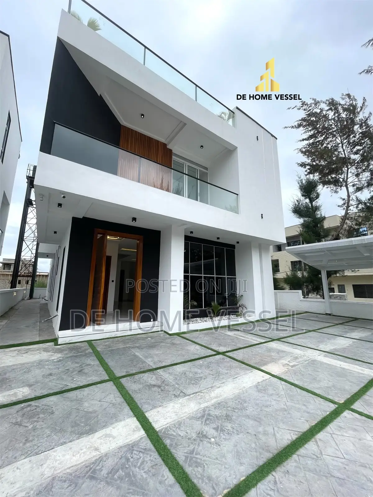 5bdrm Duplex in Ikota for sale