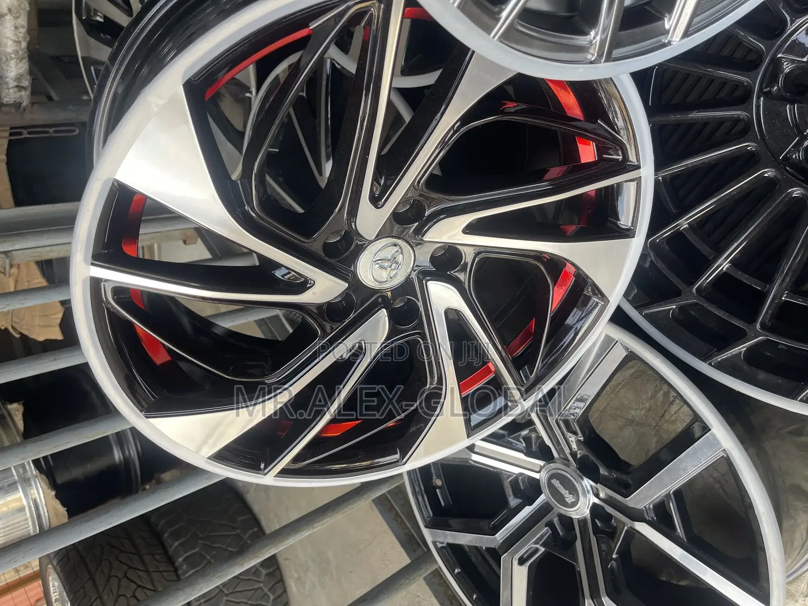 18rim Toyota and Universal