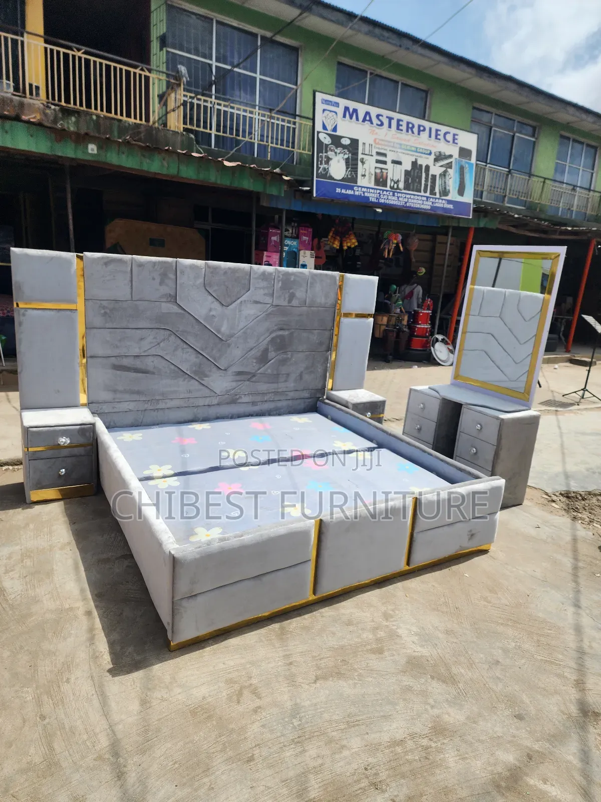Quality 6by6 Complete Set of Upholstery Padded Bed