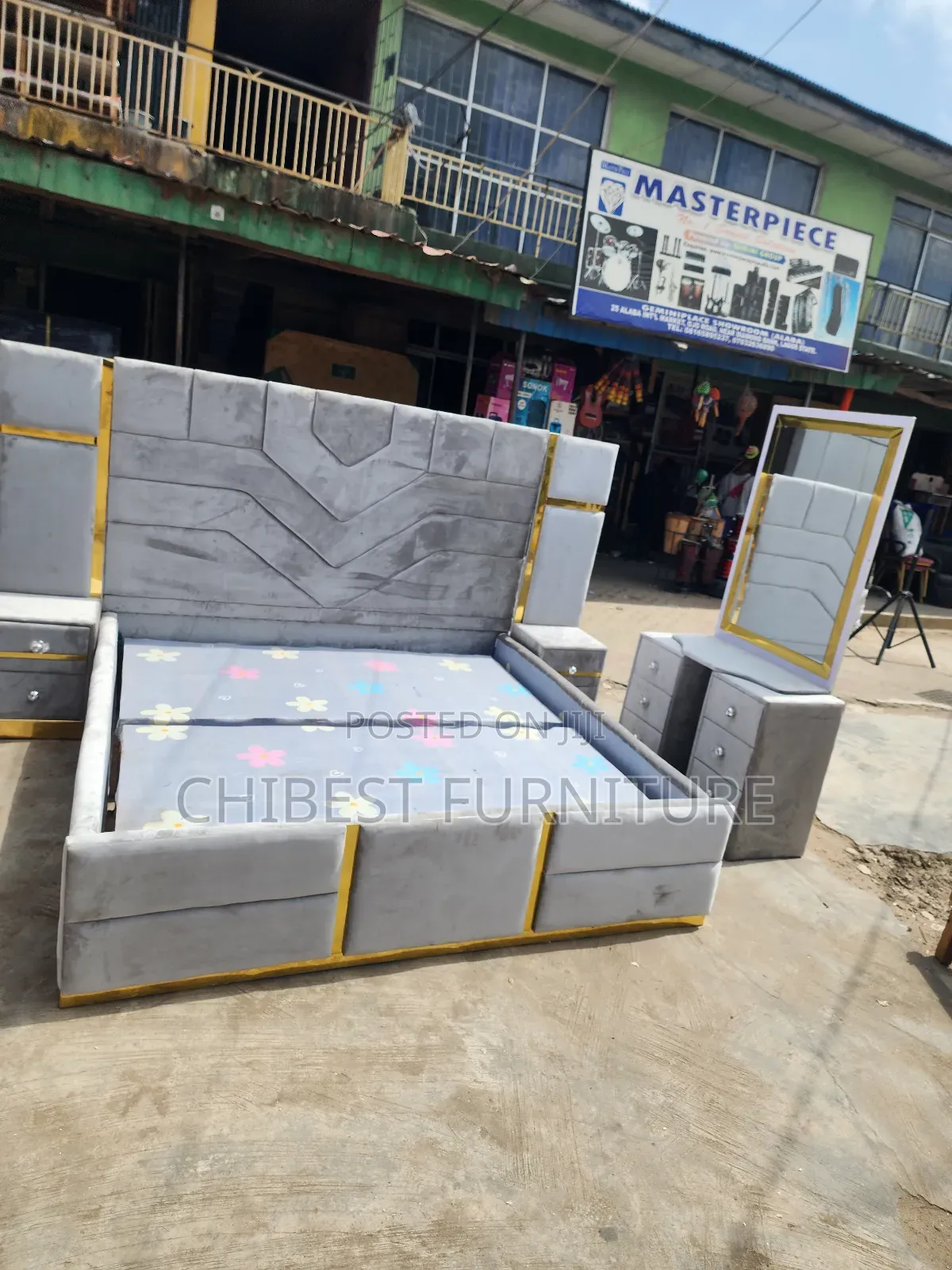 Quality 6by6 Complete Set of Upholstery Padded Bed