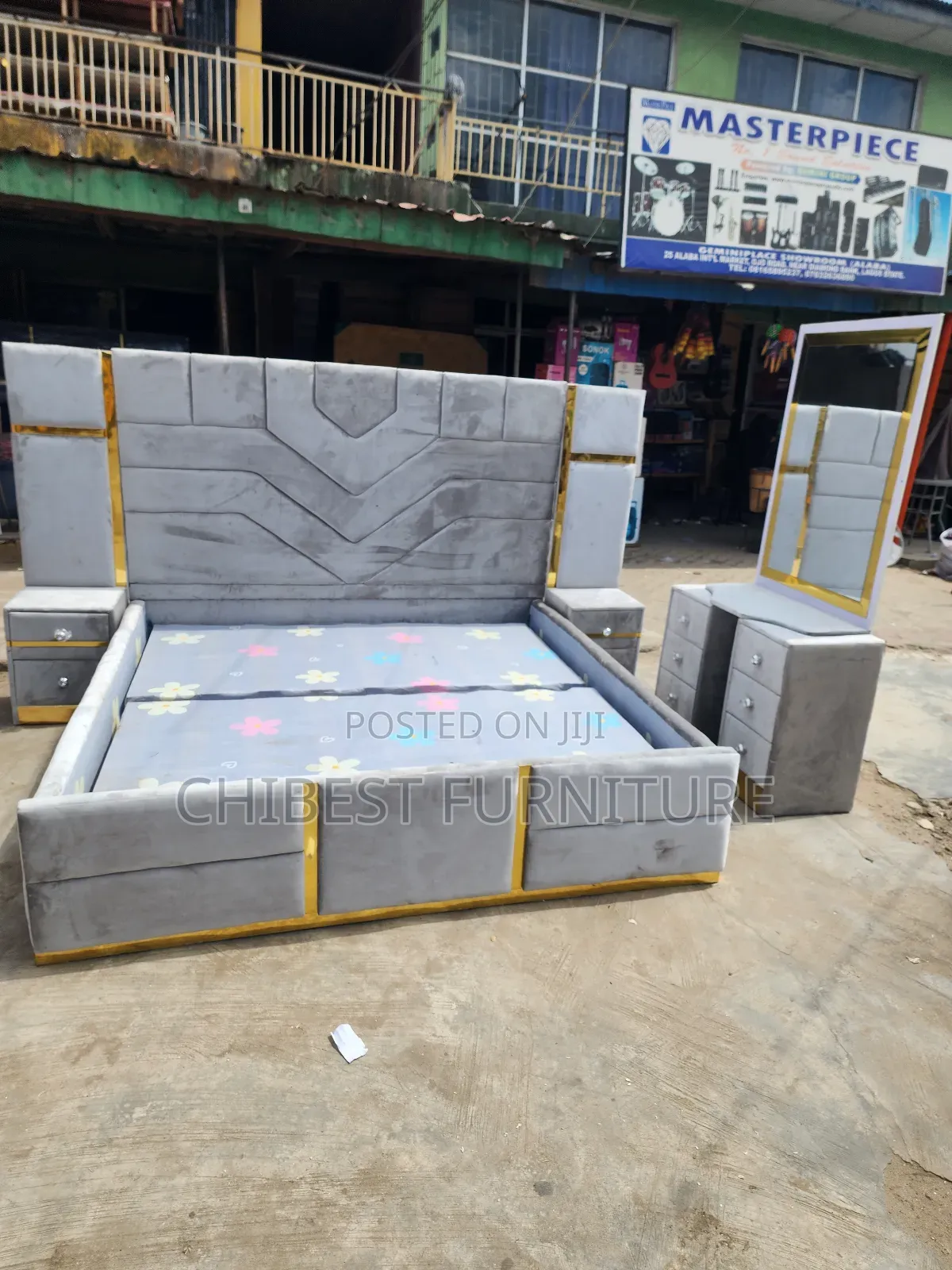 Quality 6by6 Complete Set Of Upholstery Padded Bed