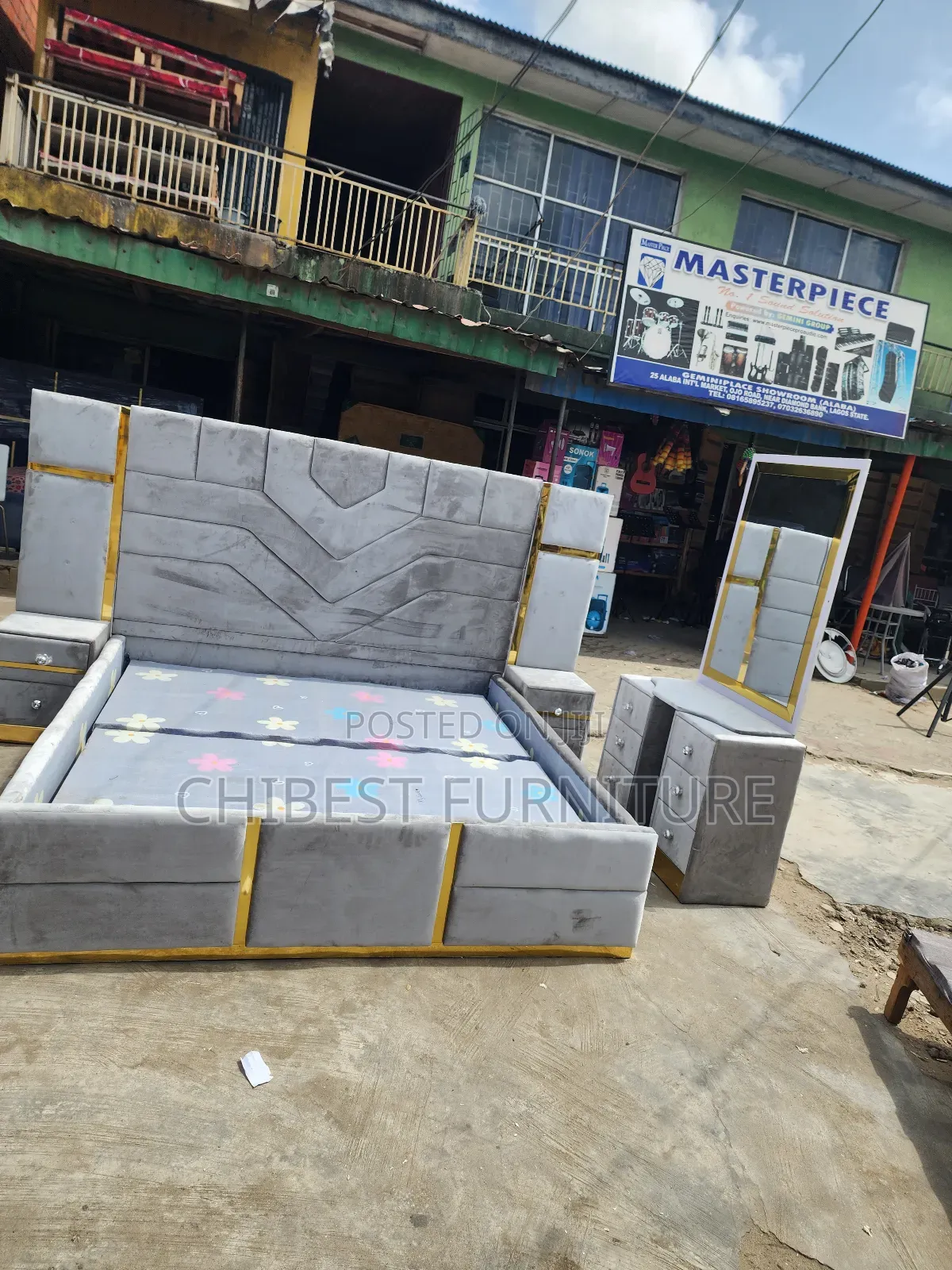 Quality 6by6 Complete Set of Upholstery Padded Bed