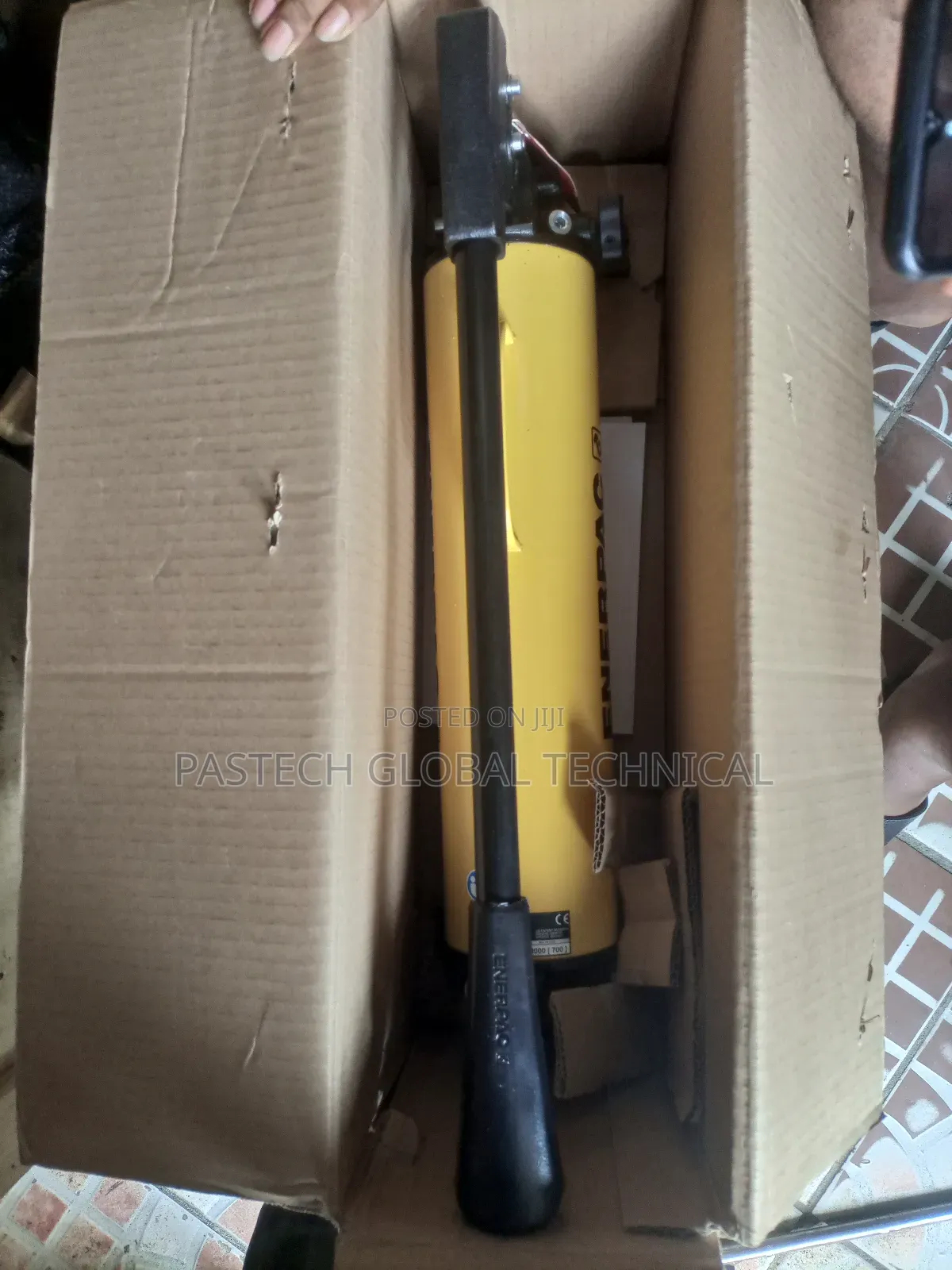 Enerpac P80
Two Speed ULTIMA Steel
Hydraulic Hand Pump