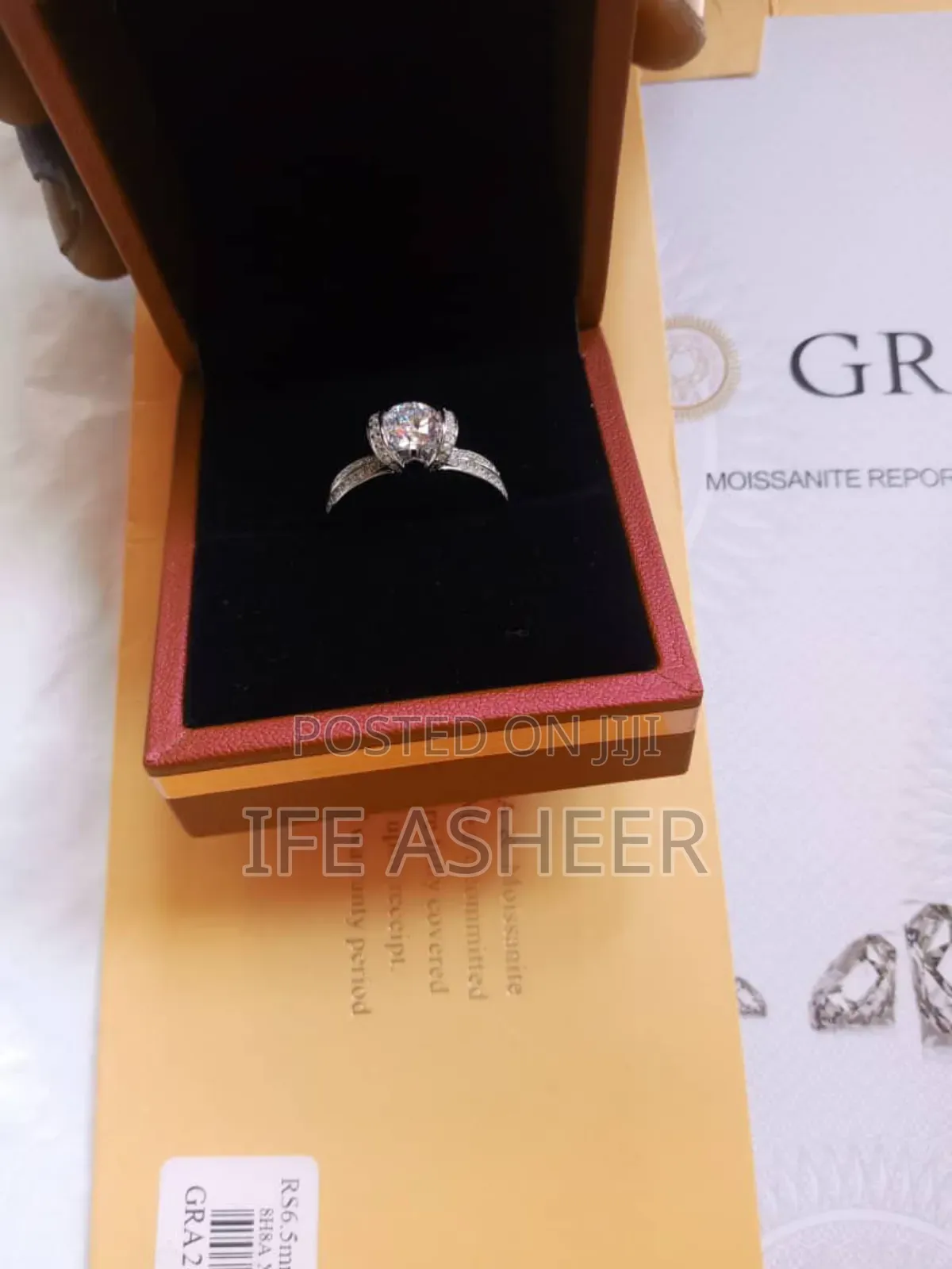 Mossanite Diamond Proposal Ring 0009 - Silver