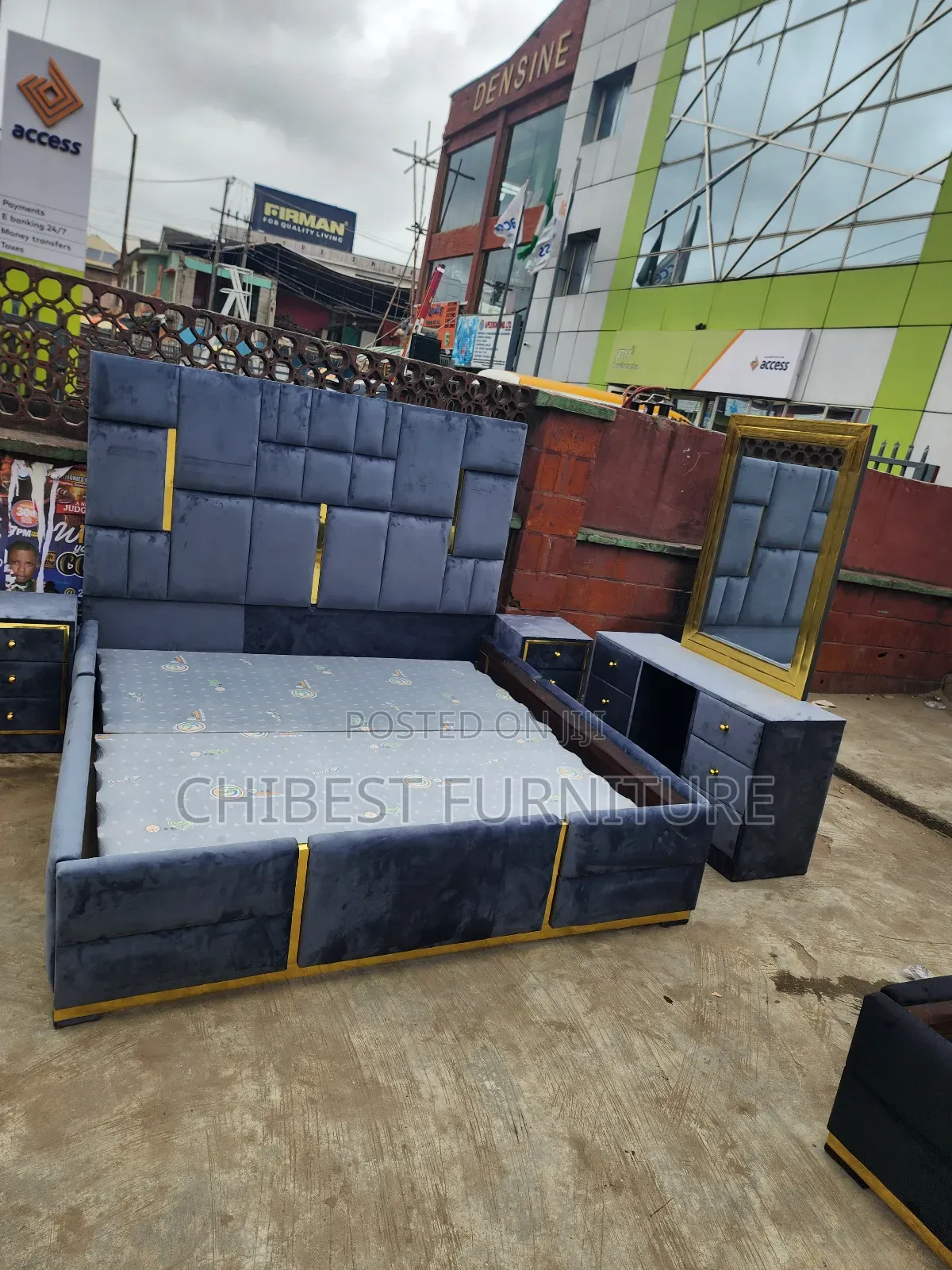 Quality 6by6 Complete Set of Upholstery Padded Bed