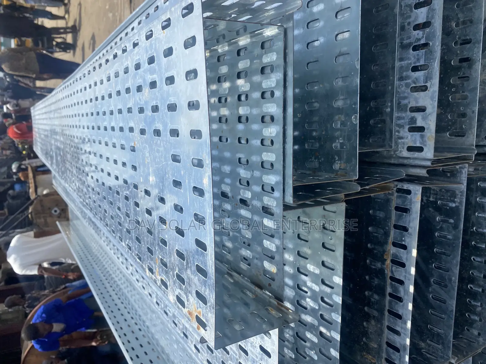100/100 Cable Tray