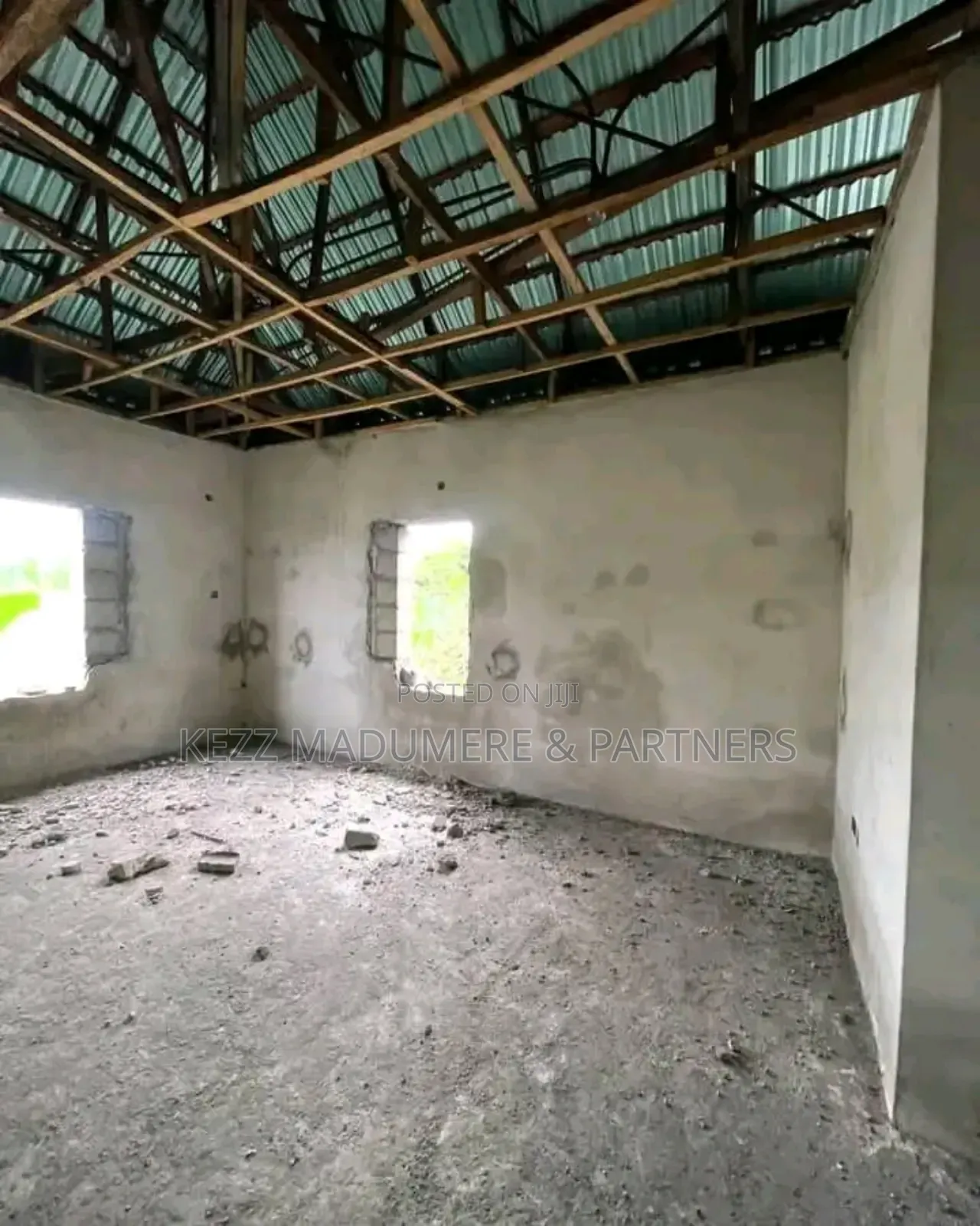 5bdrm Duplex in Inside A Gated for sale
