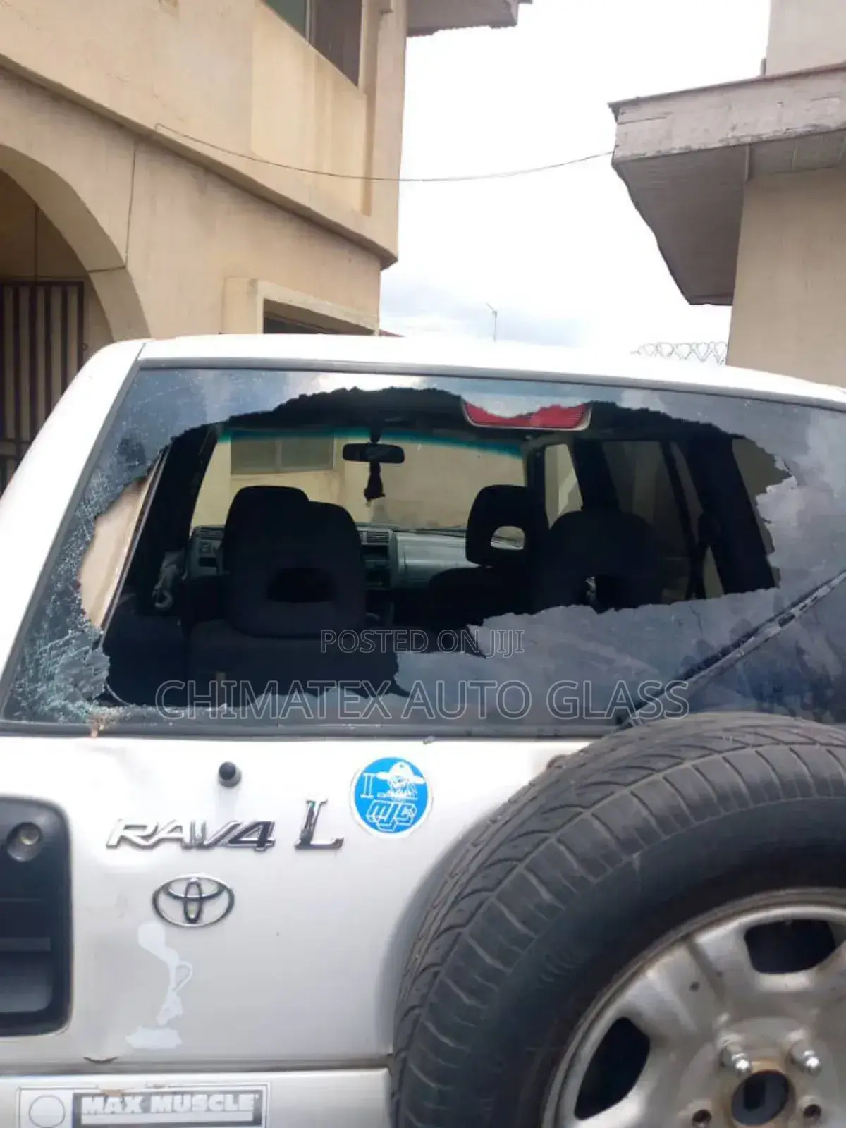 Toyota RAV4 200 Back Glass Available