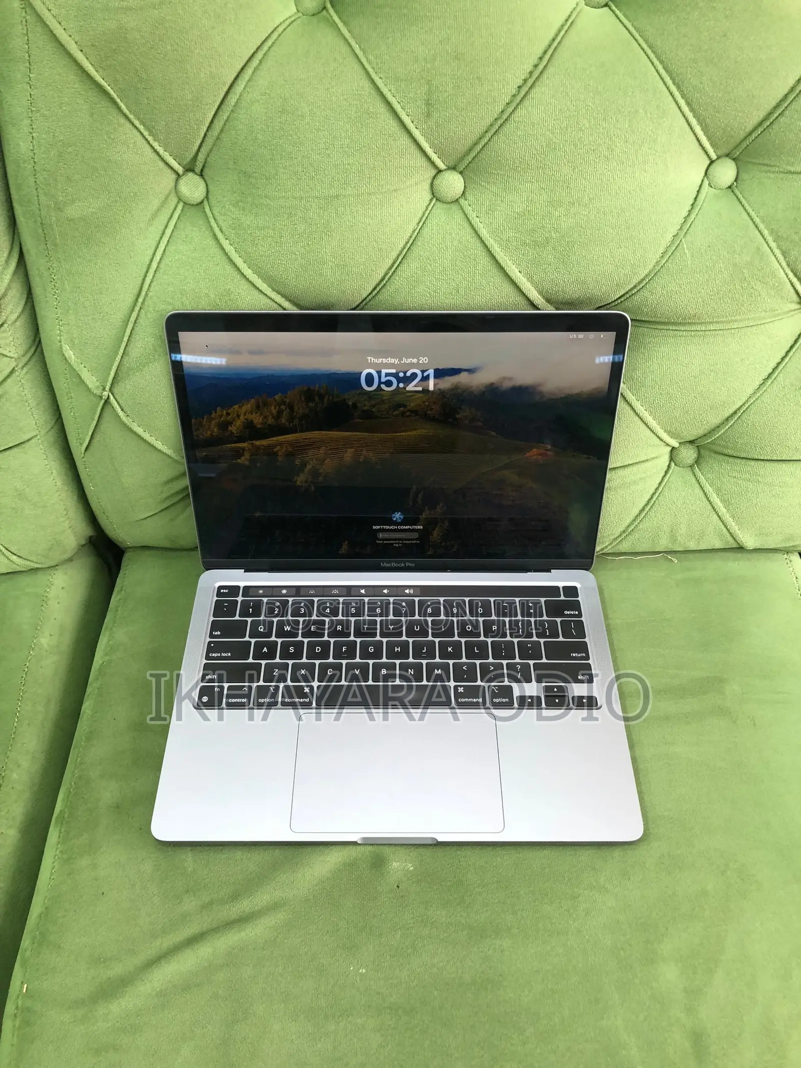 Laptop Apple MacBook Pro 2022 M2 16GB Apple M2 SSD 512GB