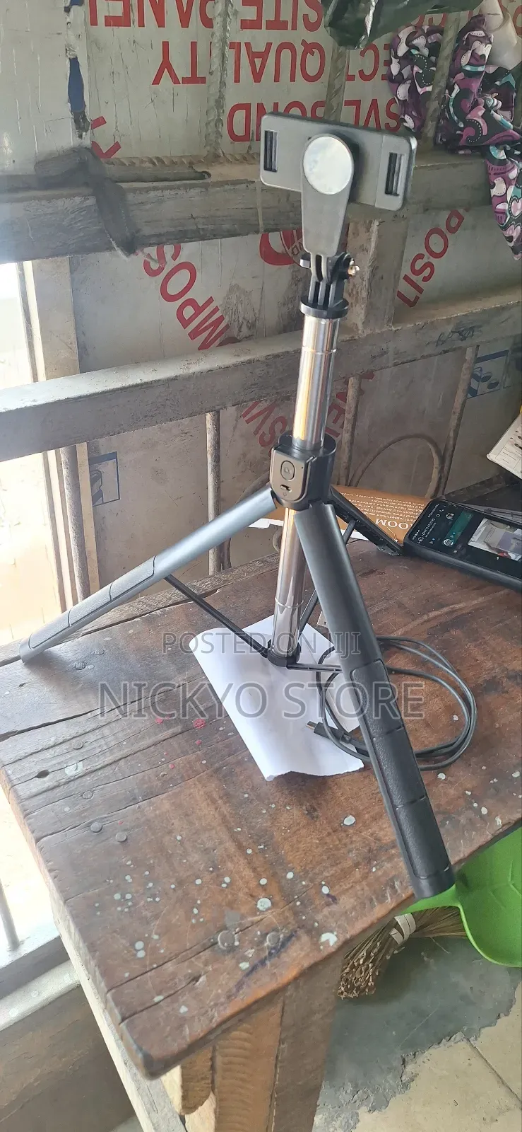 1700mm Extendable Selfie Stick Tripod