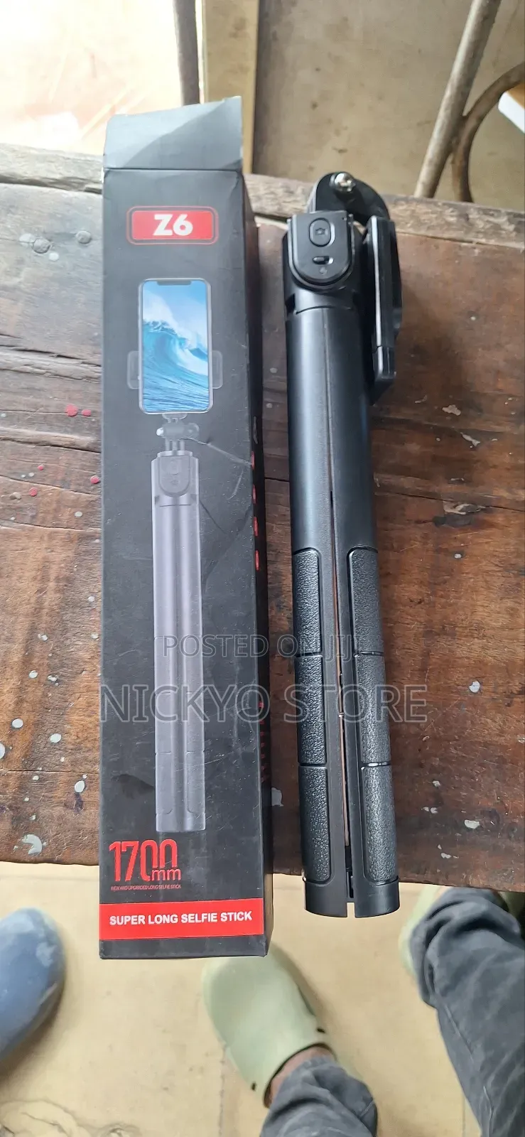 1700mm Extendable Selfie Stick Tripod