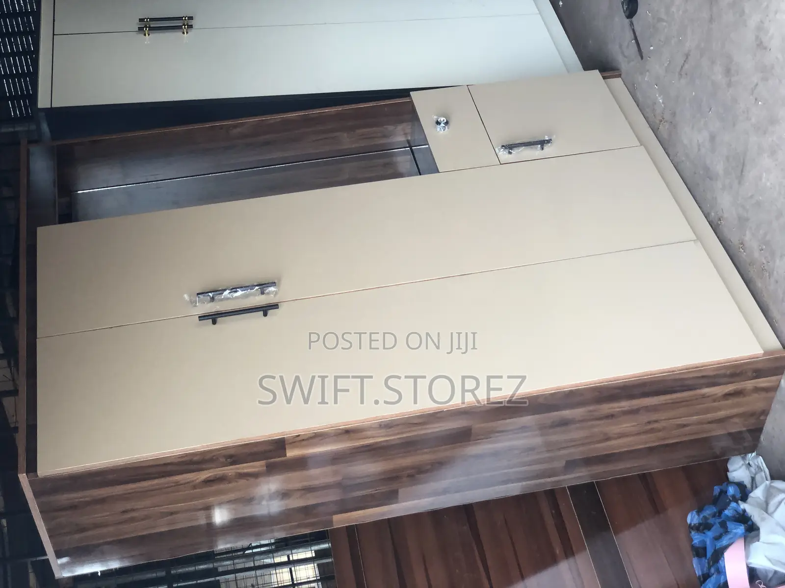 Swift Unique Wardrobe Designs