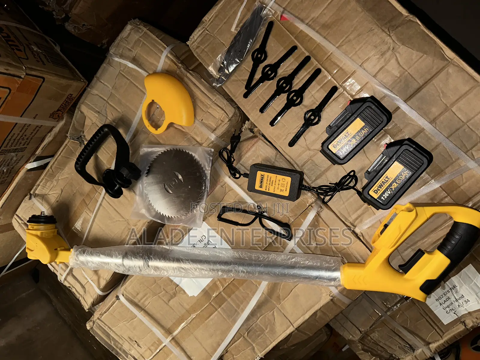 Cordless Grass Trimmer X2 Battery and Blades Dewalt