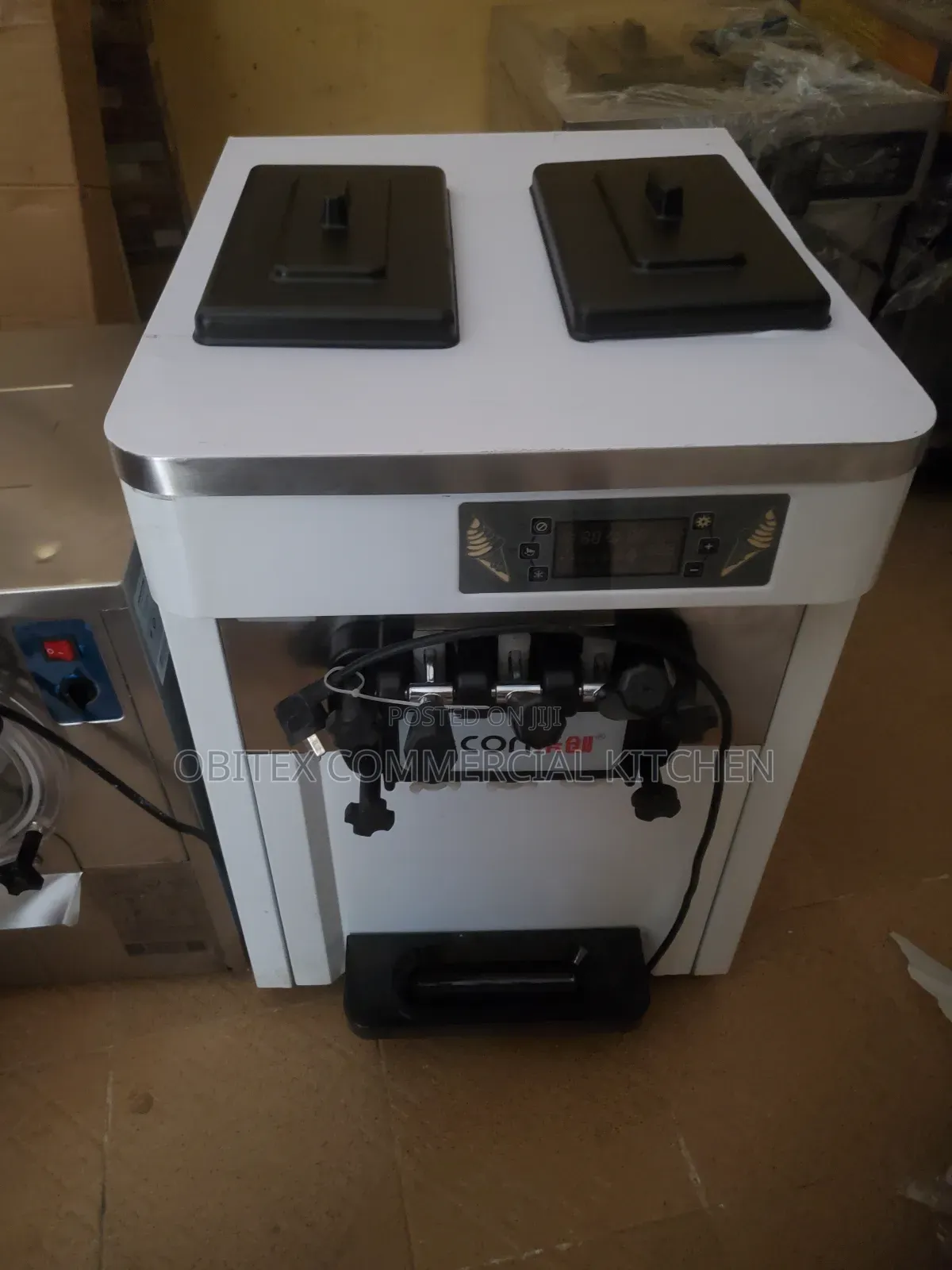Industrial Ice-Cream Machine Soft Serve 3mouth Dispenser