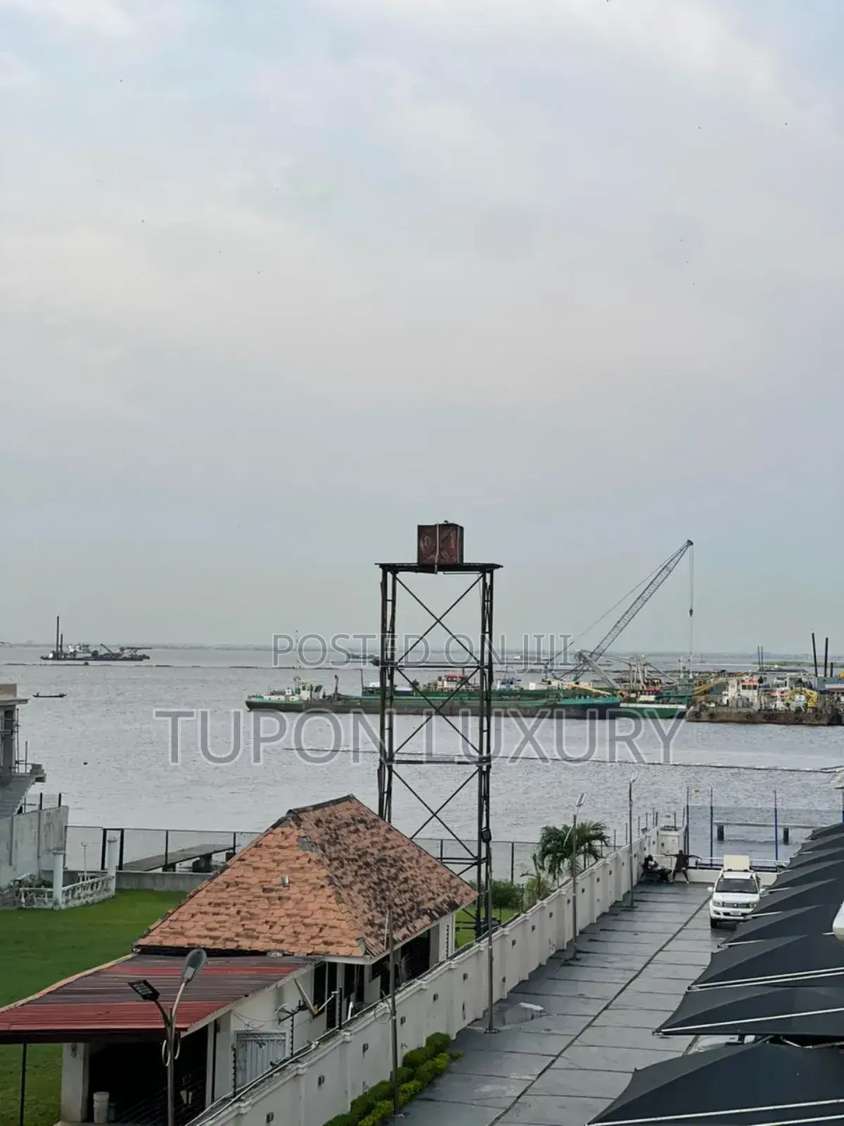 4 Bedroom Seaview Apartment With Pool, Gym and Snooker