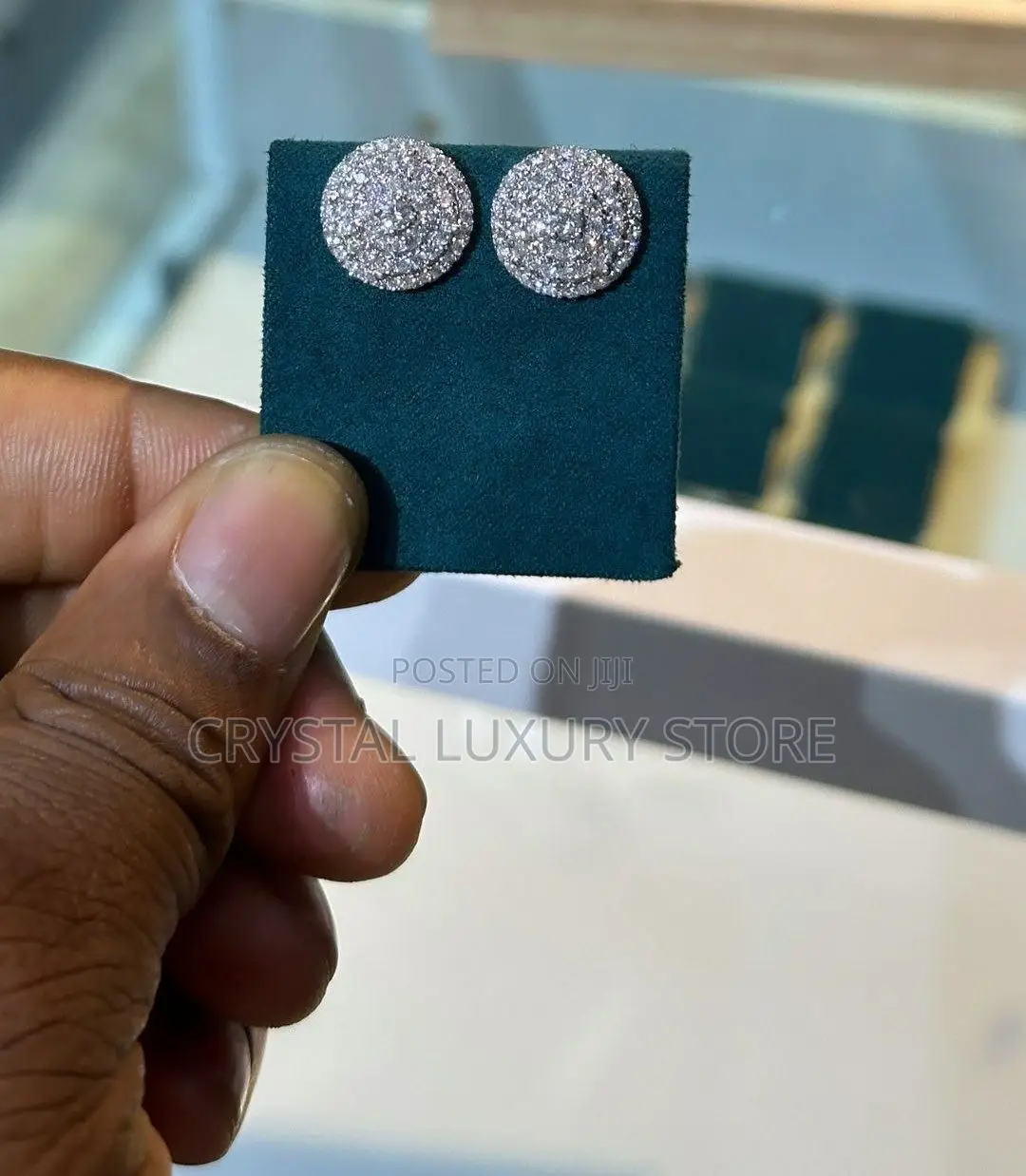 New Real Diamond Stud Passes the Diamond Test